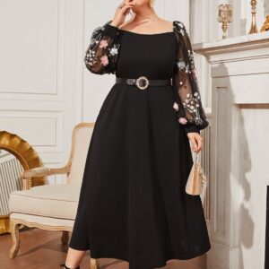 vestido con mangas de tul bordado plus size