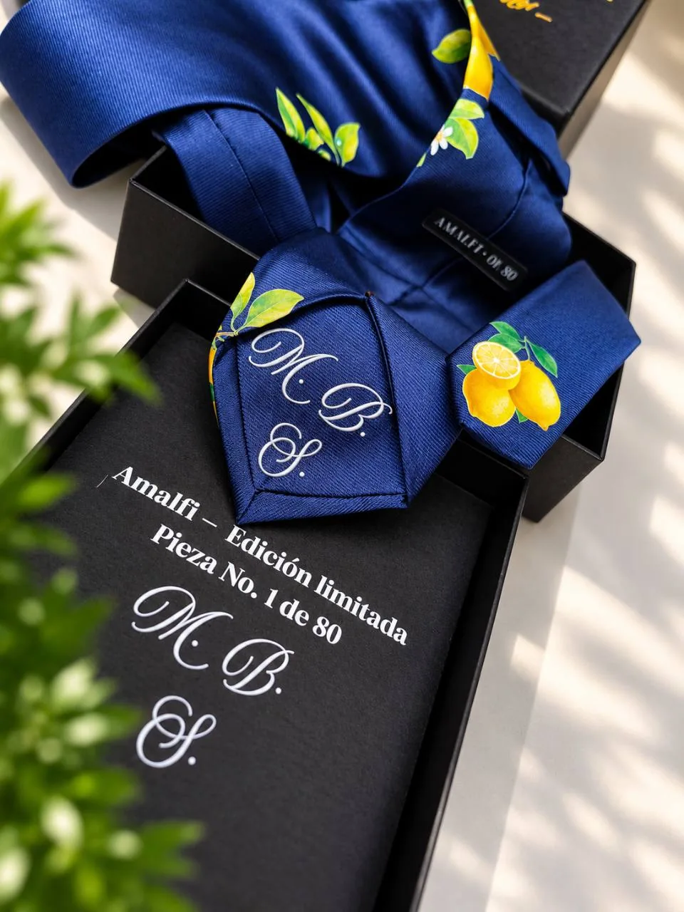 Corbata azul Amalfi en estuche de edición limitada.